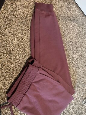 The North Face Plum Lounge Sweatpants